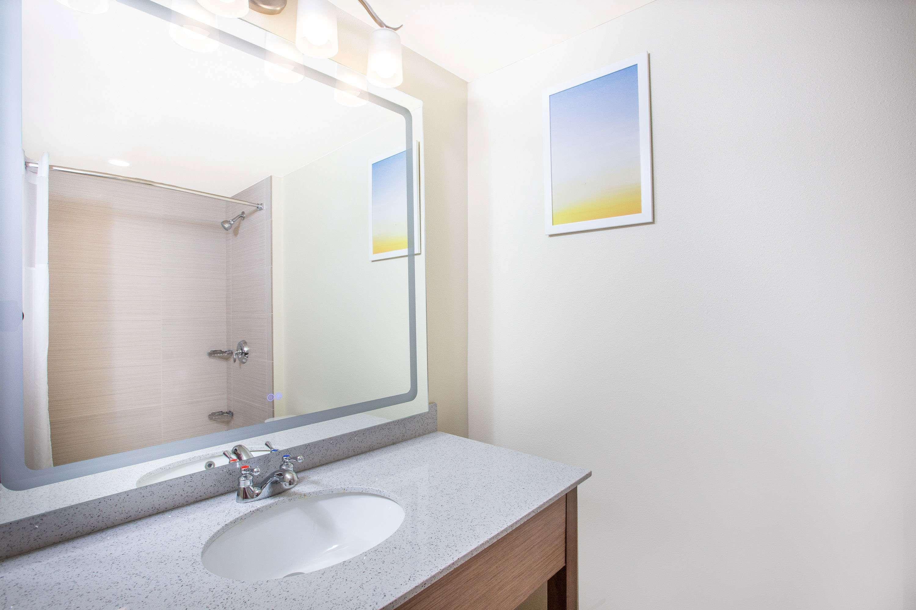 Days Inn & Suites By Wyndham Kearney Ne Eksteriør bilde