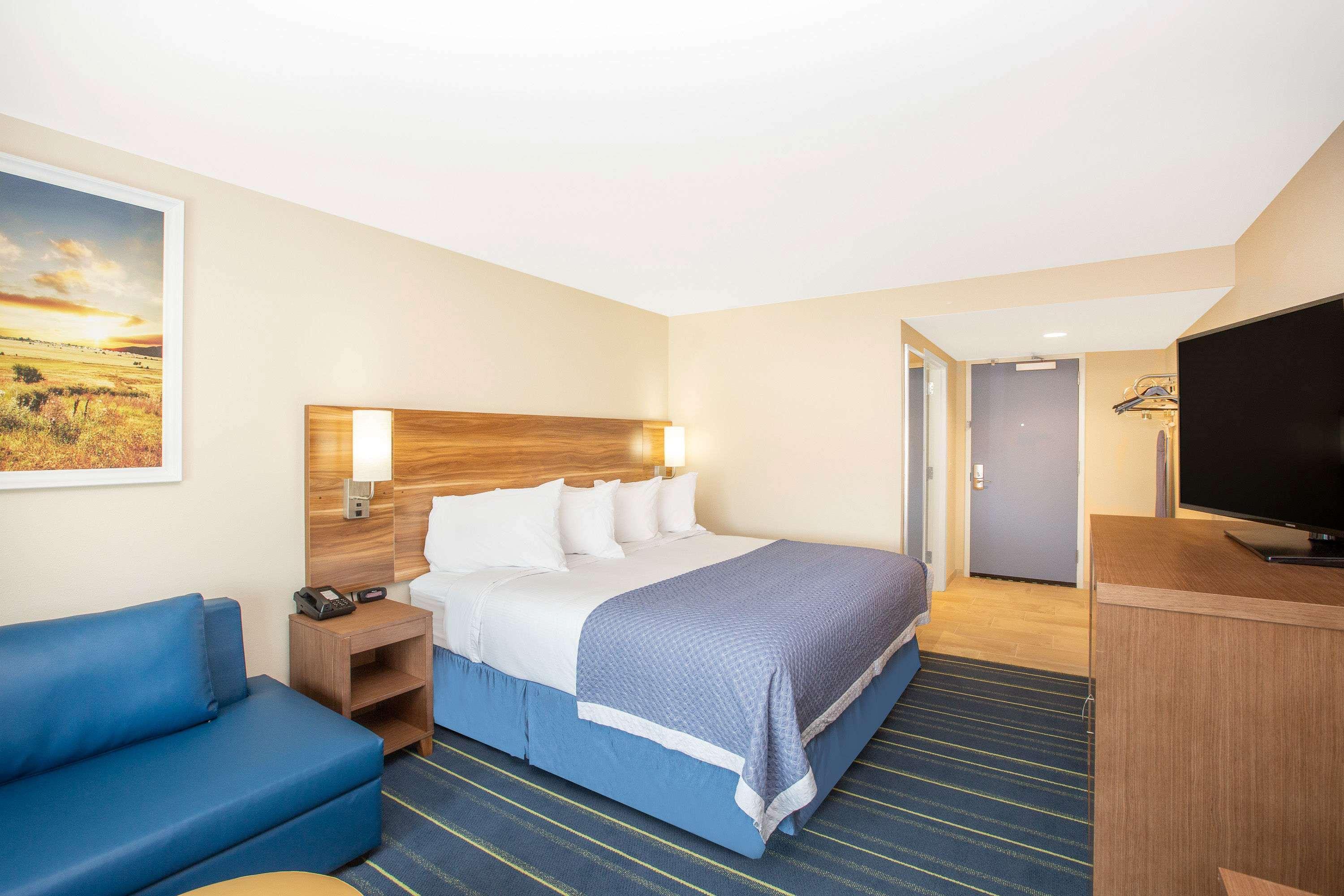 Days Inn & Suites By Wyndham Kearney Ne Eksteriør bilde