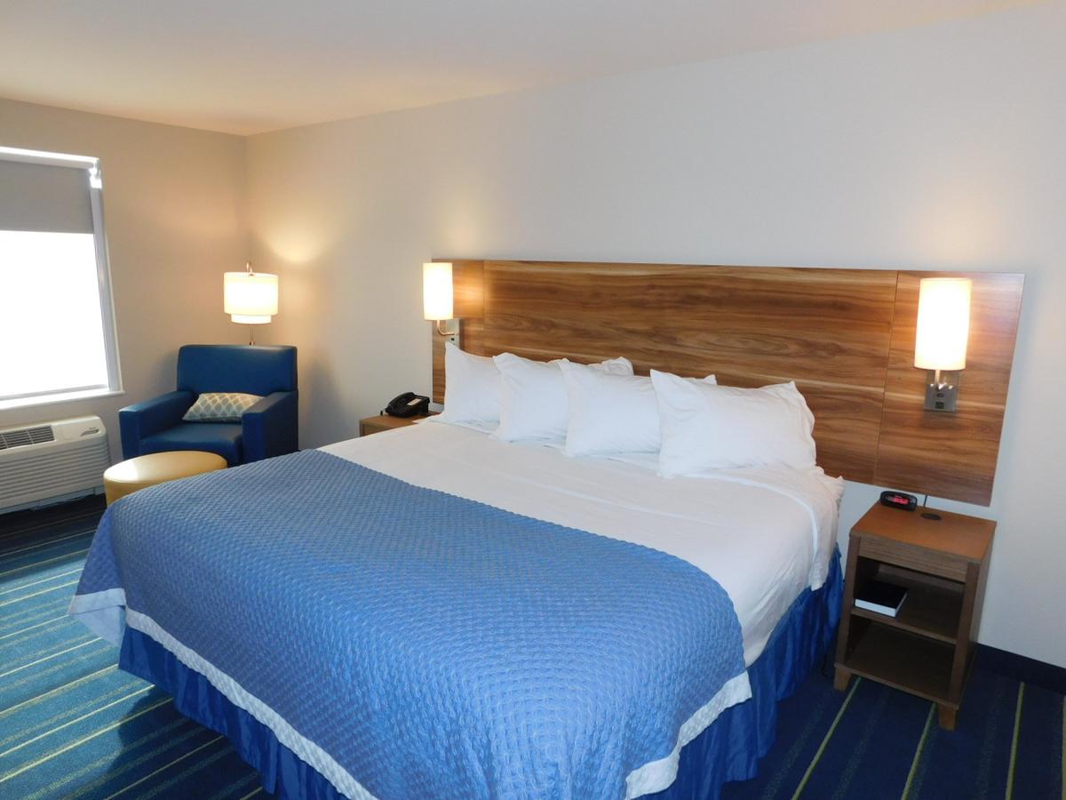Days Inn & Suites By Wyndham Kearney Ne Eksteriør bilde